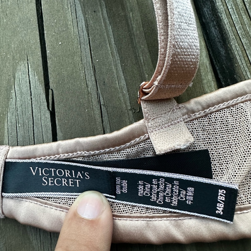 Victorias Secret Sexy Bra 34B - Picture 4 of 4